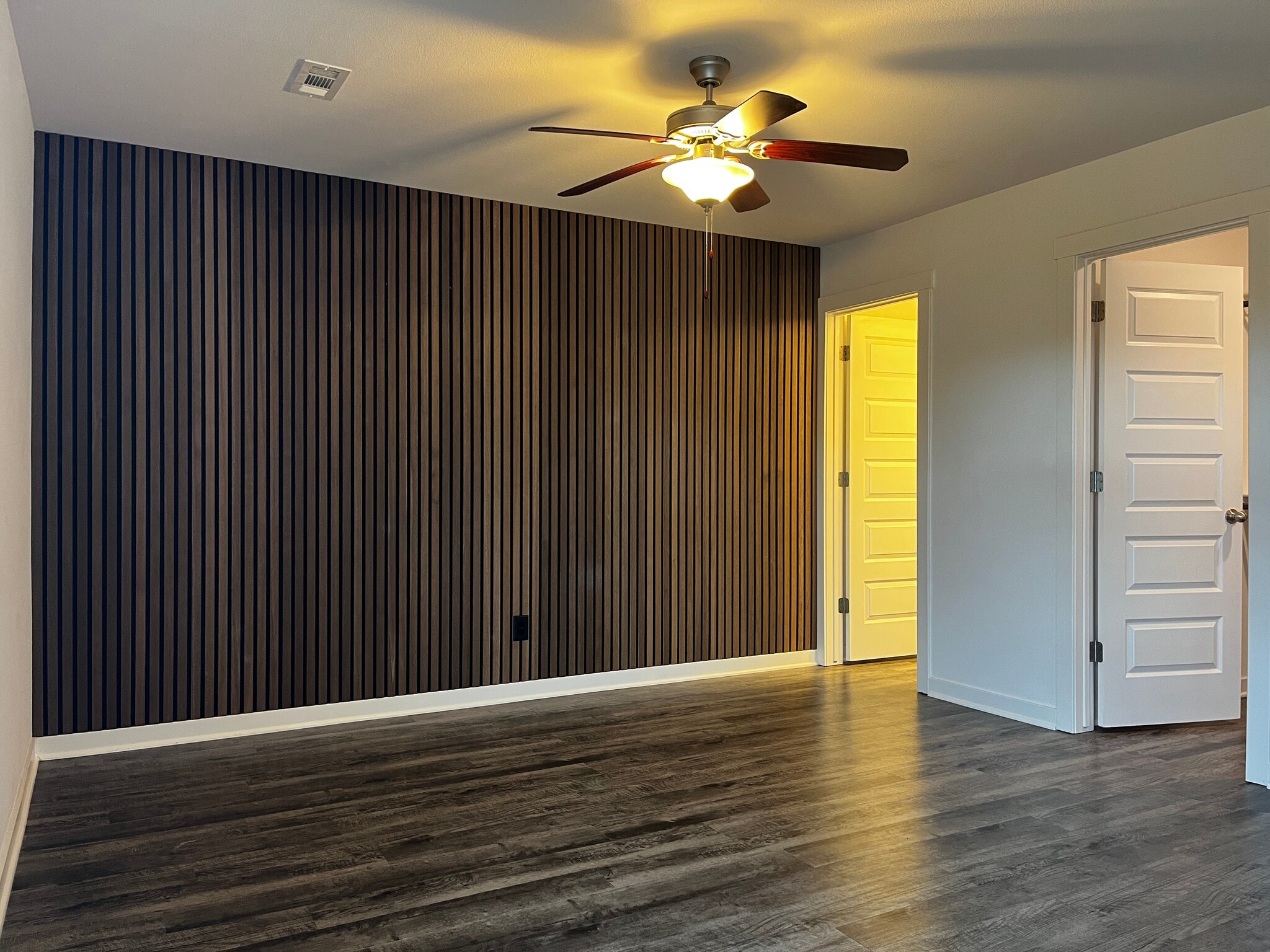 Master bedroom - 2706 N Teresa Dr