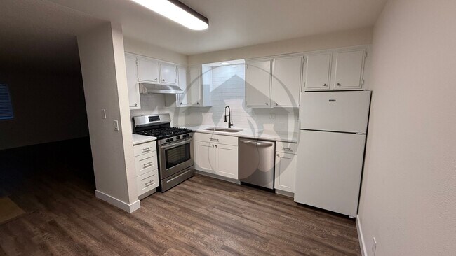 Building Photo - Campbell Duplex- #2025-1764