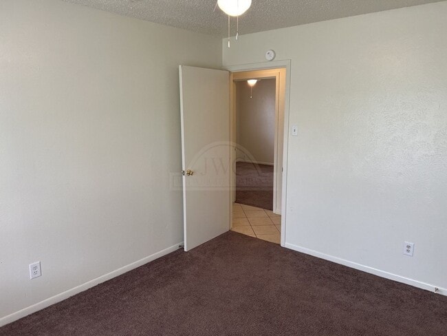 Building Photo - 1811 Janis Dr