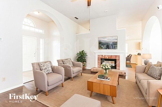 Building Photo - 5309 Tennis Villa Dr