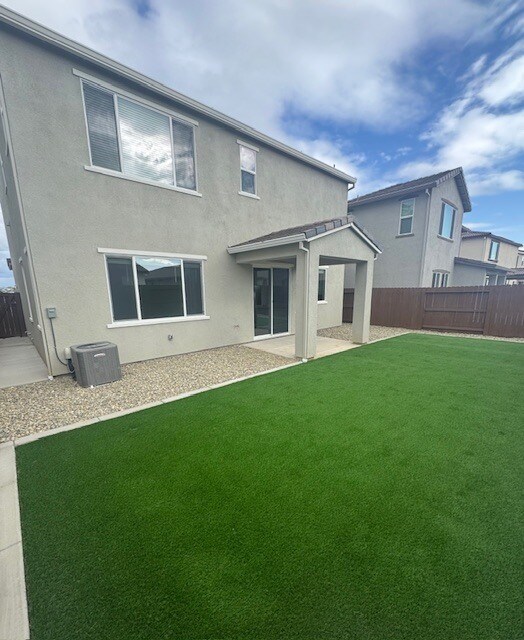 Building Photo - 4041 Flathead Dr