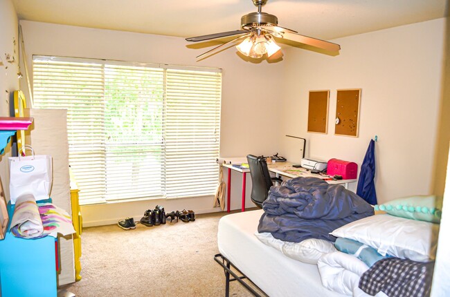 Building Photo - Three bedroom Two bath condo in Creeks Edge