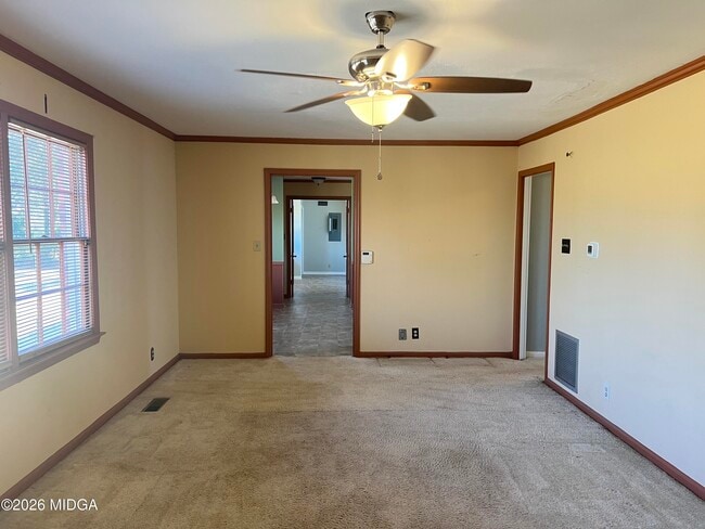 Building Photo - 853 Captain Kell Dr