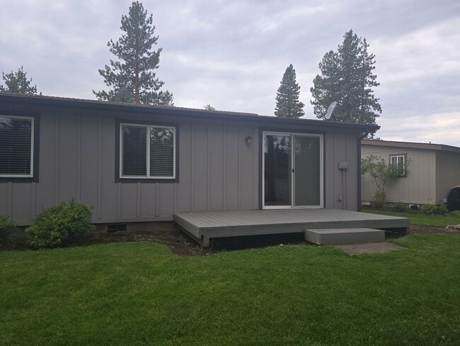 Building Photo - Live in Sisters Oregon