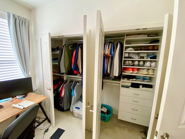 Building Photo - Charming 2 Bed/2 Bath Condo in Heart of Charles Village, Baltimore, MD!