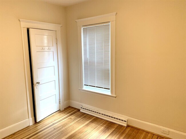 Building Photo - 70 Conwell Ave