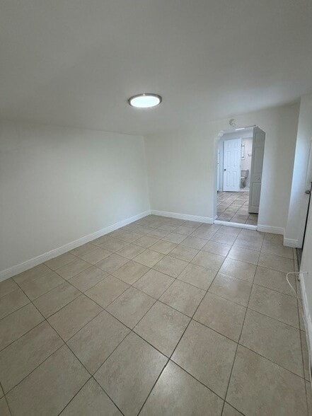 Building Photo - 200 Randolph Ct