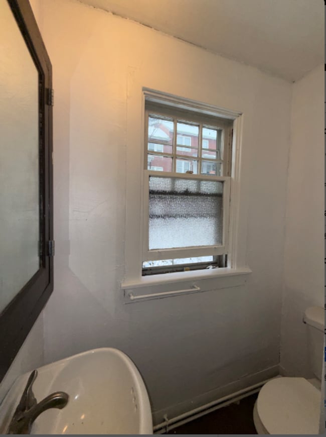 Building Photo - 105 Court St