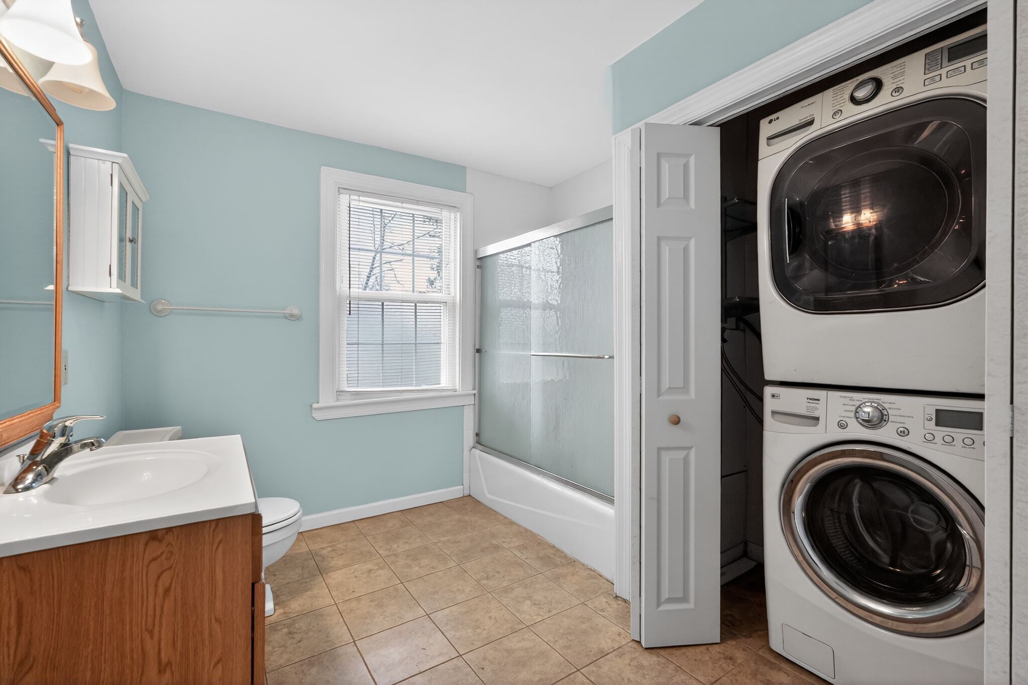 Building Photo - 8 E Marthart Ave