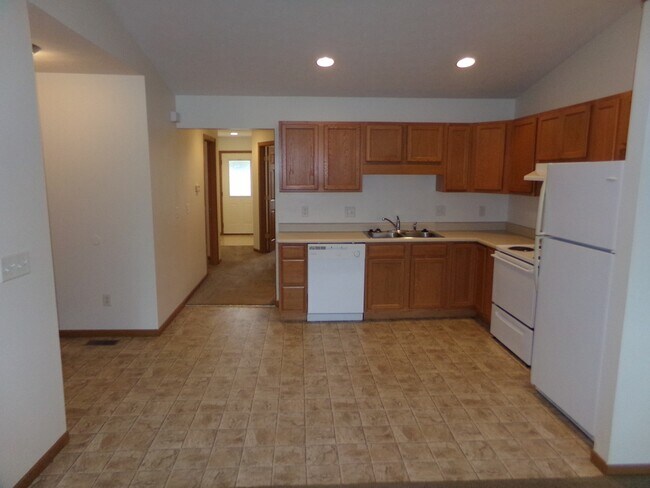 Building Photo - 108 Brookside Dr