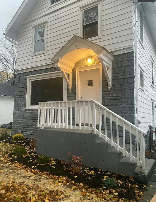 Building Photo - 69 E Lowell Ave