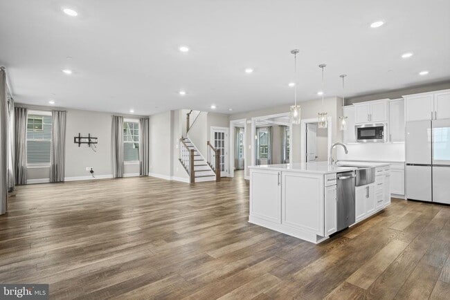Building Photo - 7147 Starmount Ct