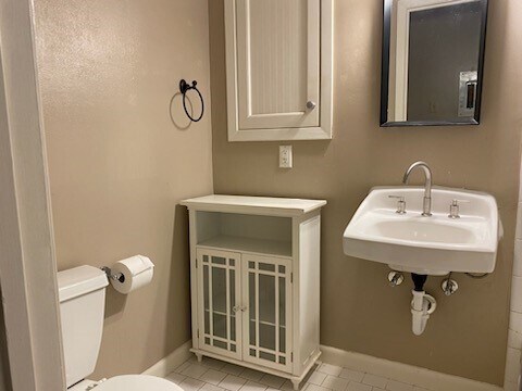 Building Photo - 5537 Lincrest Ln