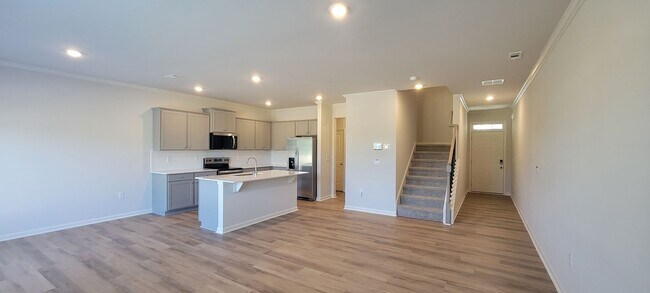Building Photo - 23 Berryville Dr