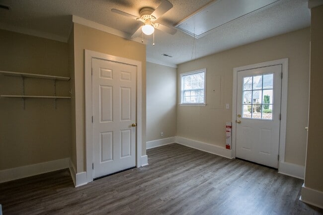 Building Photo - 32 N Sunberry Trail