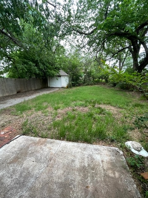 Building Photo - 805 E Warner Ave