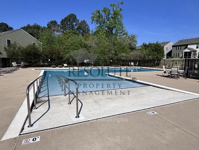 Building Photo - 240 Lynchwick Ln