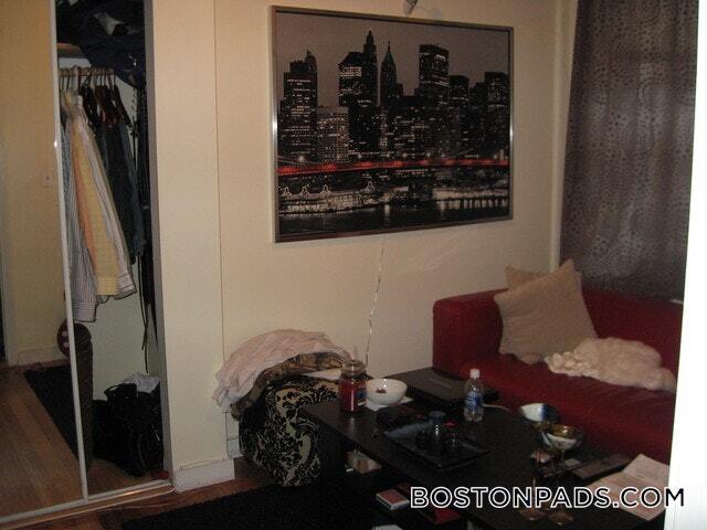 Building Photo - 220 Hanover St