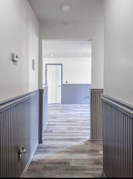 Building Photo - 648 Friars Ln