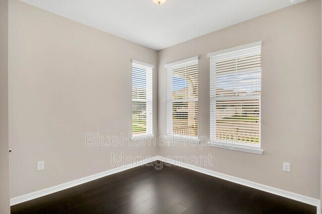 Building Photo - 8171 Red Stopper Ln