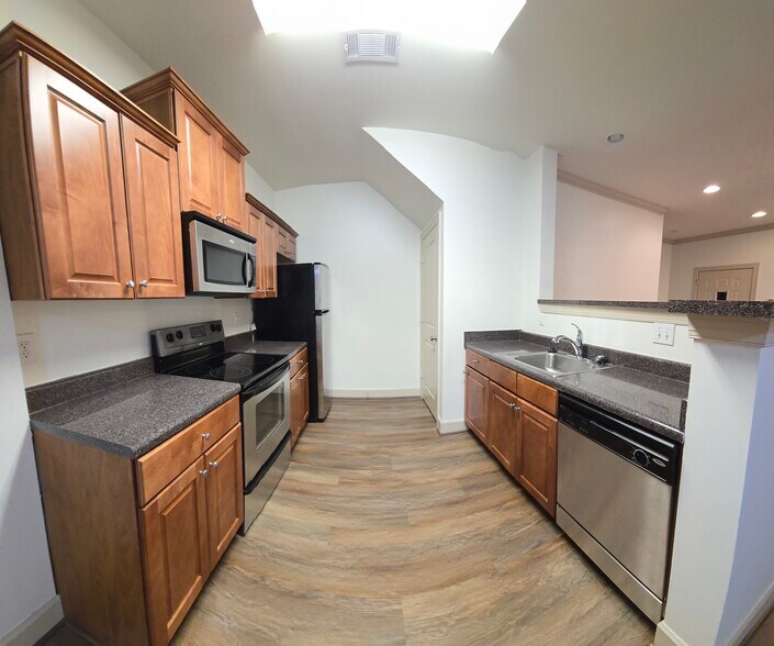 Building Photo - 1957 Wire Rd