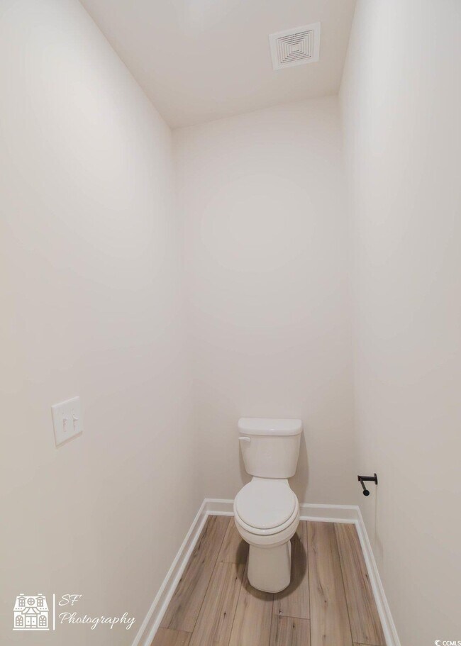 Building Photo - 1860 Villena Dr