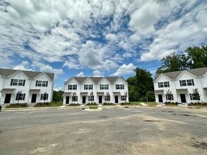 Building Photo - Brand New 2 Bed, 2.5 Bath Townhome in Atwo...