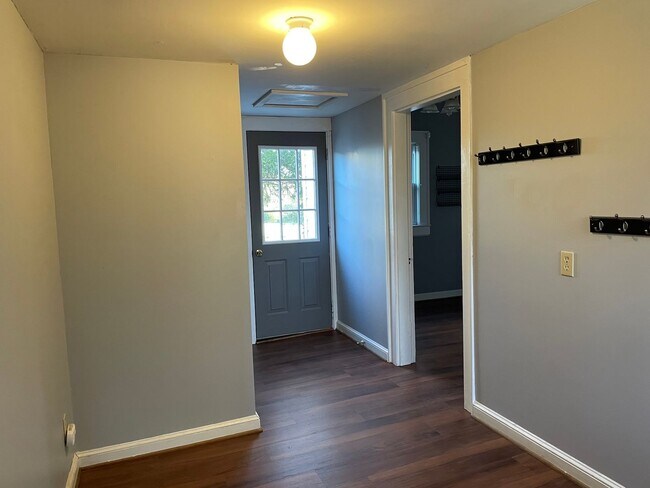 Building Photo - 4-5 bedroom home in Franklinville