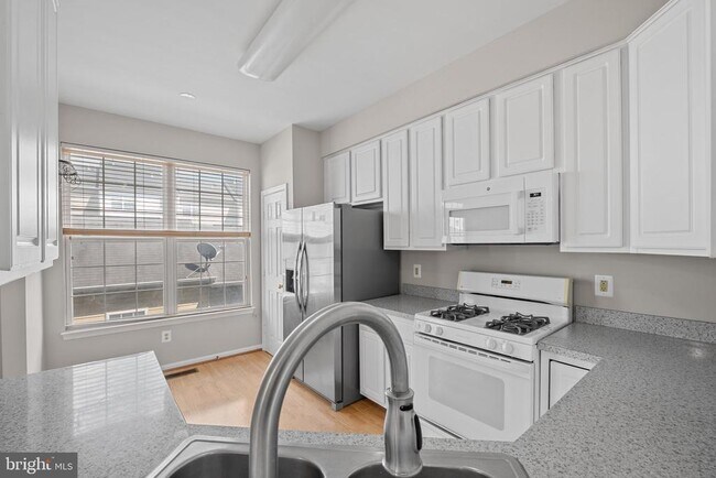 Building Photo - 22904 Benson Terrace
