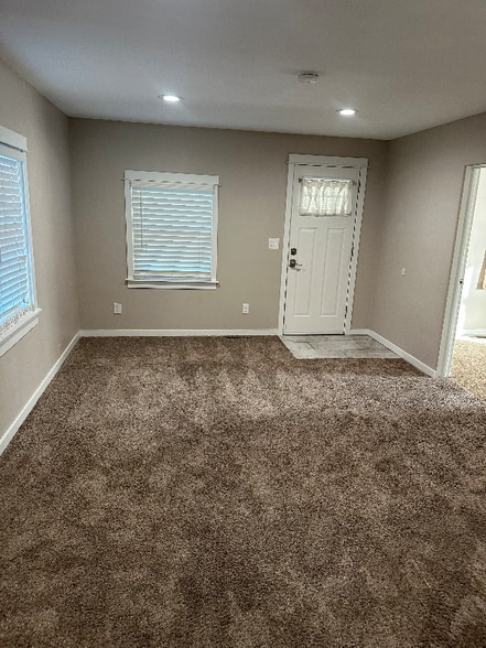 Building Photo - 4018 E Pacific Ave