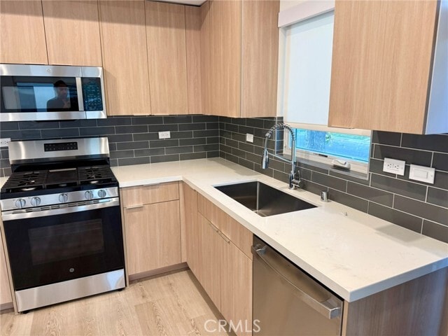 Building Photo - 5974 Jamieson Ave