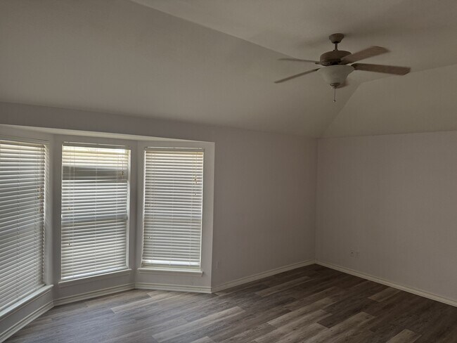 Building Photo - 6721 Dungeoness Dr