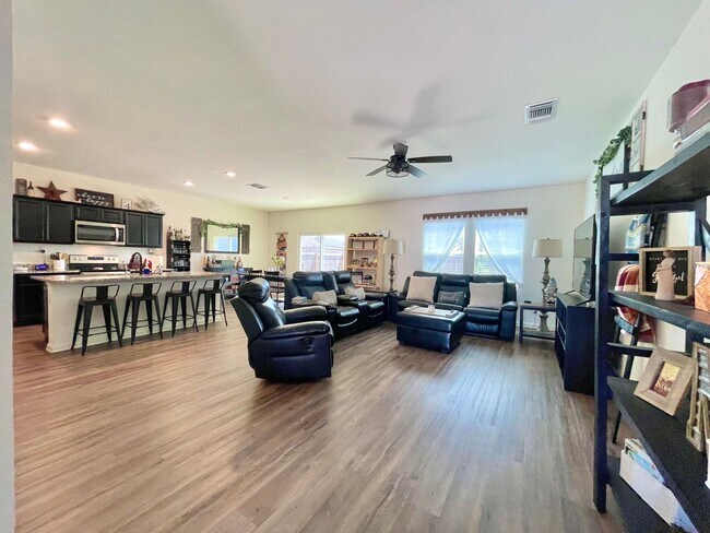 Building Photo - 12731 Cygnus-