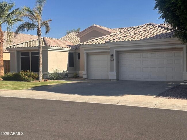 Primary Photo - 7165 W Foothill Dr