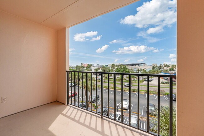 Building Photo - NEWLY RENOVATED TWO BEDROOM CONDO IN WATERFRONT RESORT STYLE COMMUNITY