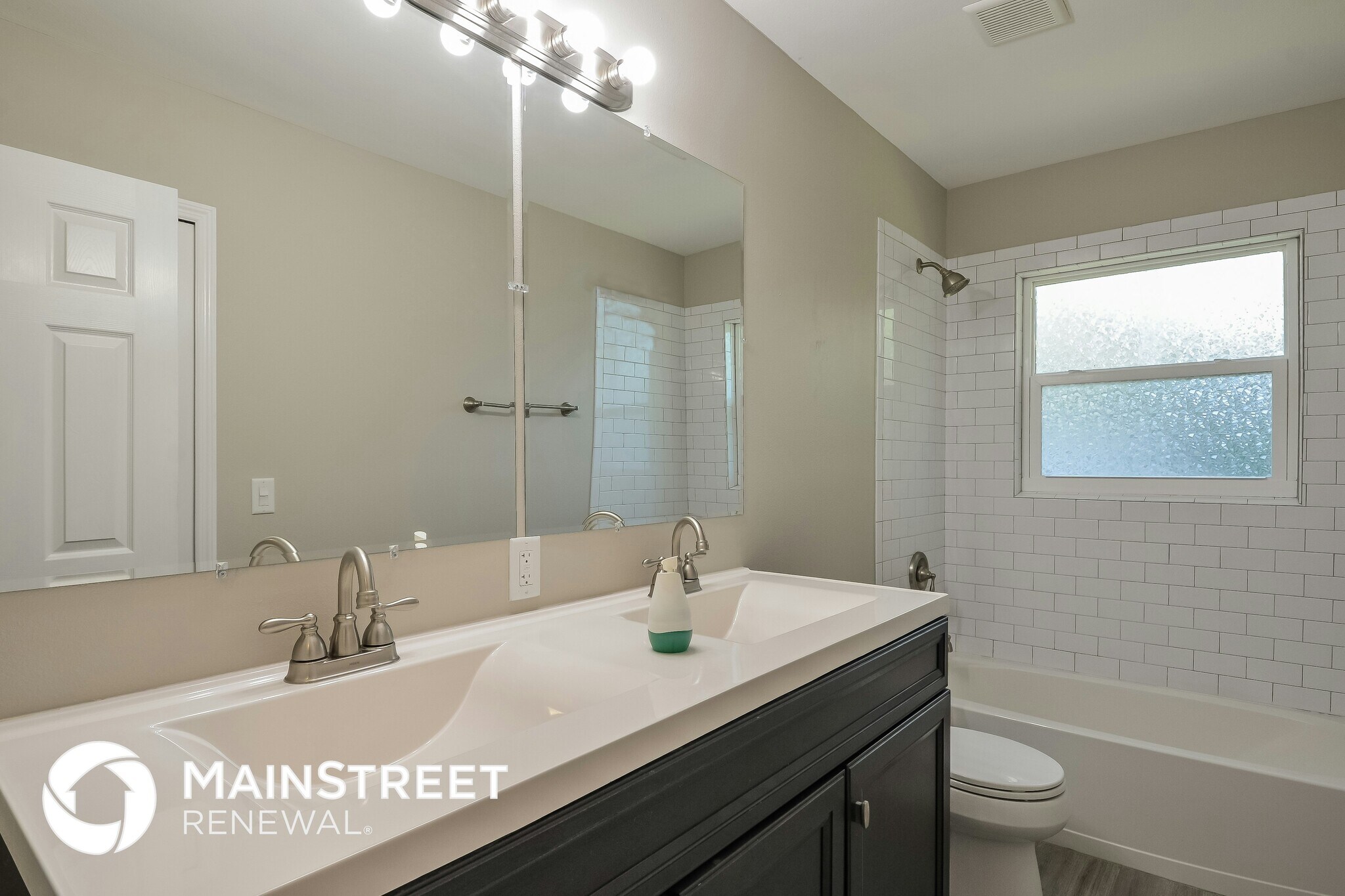 Building Photo - 1222 24th Ave W