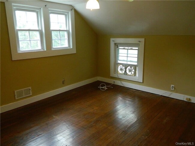 Building Photo - 34 Kings Hwy