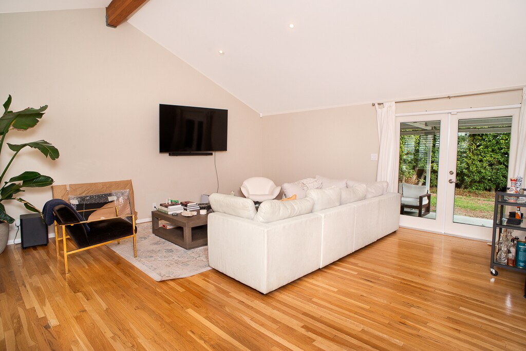 Building Photo - 6458 Hanna Ave