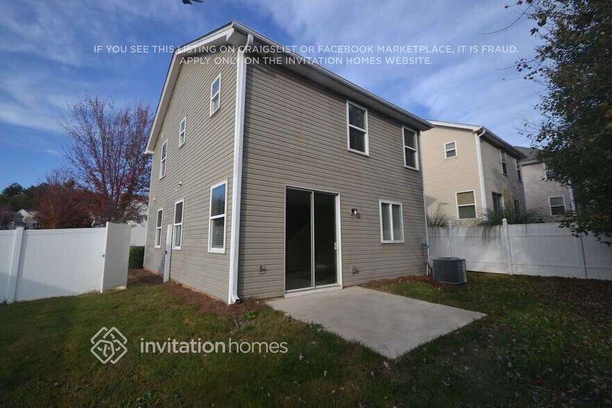 Building Photo - 415 Sureyya Dr