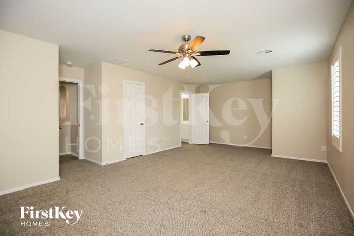 Building Photo - 8288 Vanity Fair Ln
