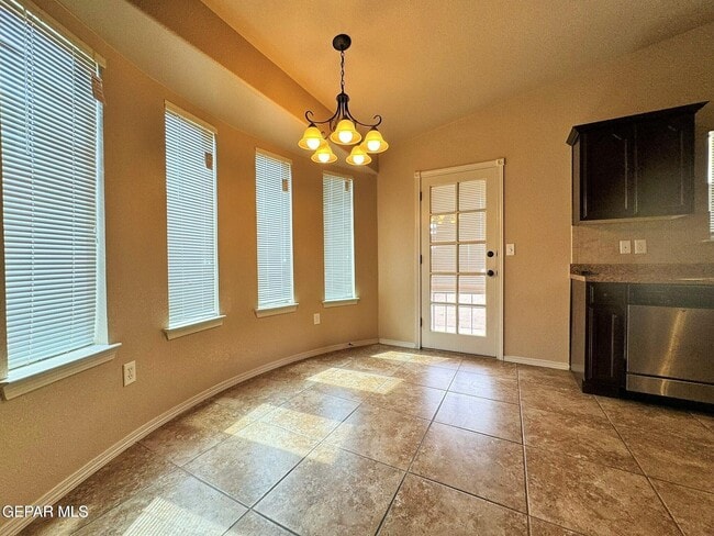 Building Photo - 13981 Sandy Rock Dr
