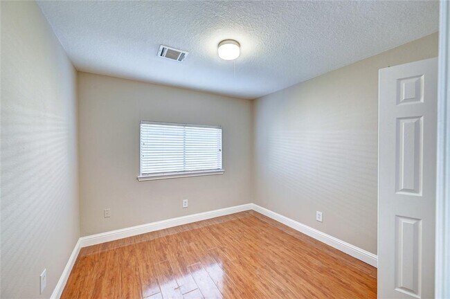 Building Photo - 21115 Rushing Creek Ln