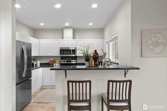 Building Photo - 401 S 51st Ct