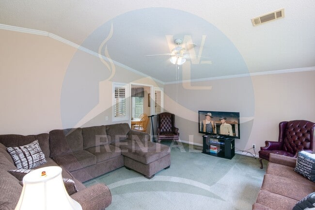 Building Photo - 4 bedroom 2 bath Double-Wide Trailer tastefully decorated and fully furnished available 12/1/25  ...