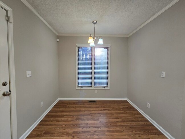 Building Photo - 740 Marigold St