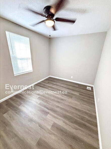 Building Photo - 1131 N Florissant Rd