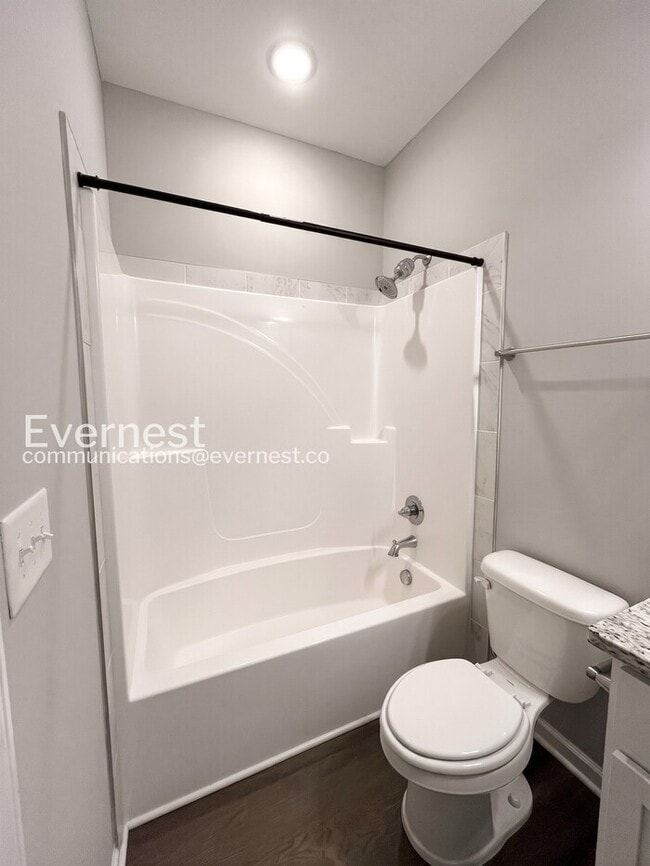Building Photo - Limited Time Special Offer / 4 Bed, 2 Bath Home with and Garage / Pet-Friendly / Vouchers Accepte...