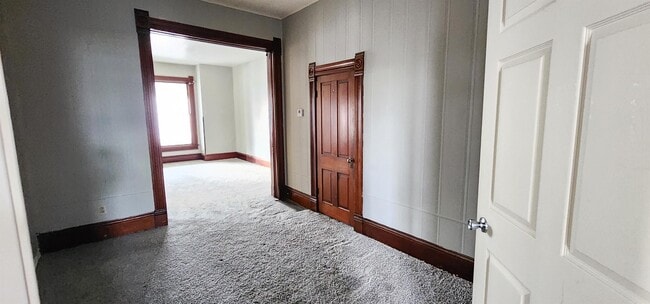 Building Photo - 1105 Ave F