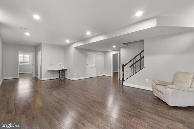 Building Photo - 945 Kayley Dr