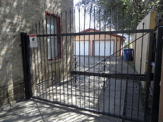 Building Photo - 6032 Lewis St